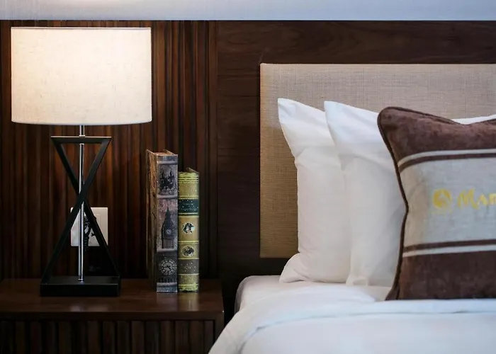Marina Khách sạn 4*